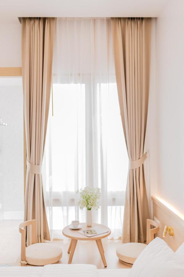 The Elements Boutique House Hotel Phuket ภายนอก รูปภาพ